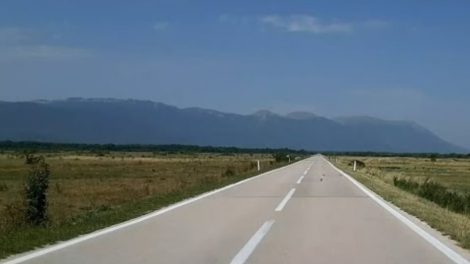 Road from Livno to Bosansko Grahovo
