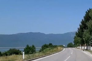Road from Tomislavgrad to Livno via Buško Lake