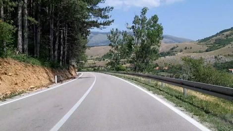 Road from Bosansko Grahovo to Drvar